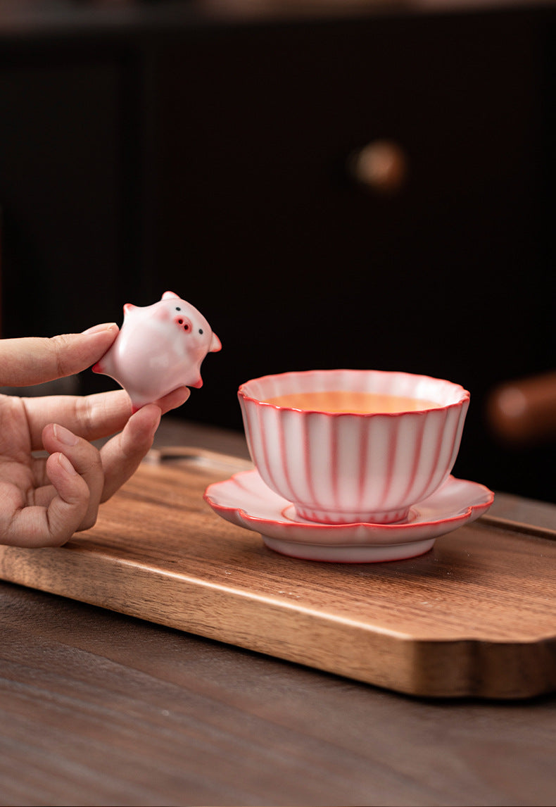 Gohobi Lying Pig Teacup (Tea coaster is sold separately)