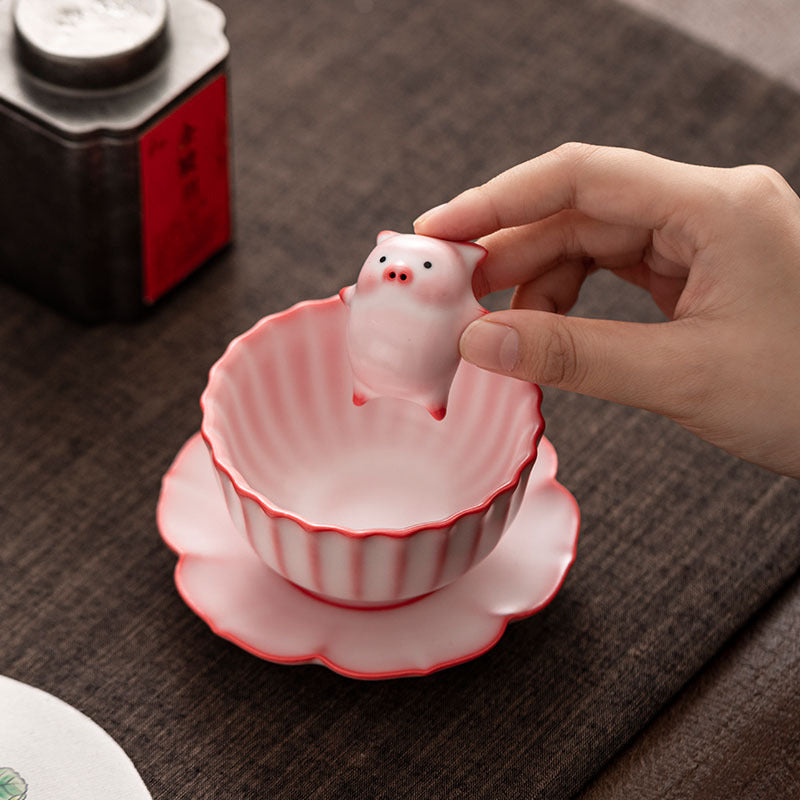 Gohobi Lying Pig Teacup (Tea coaster is sold separately)