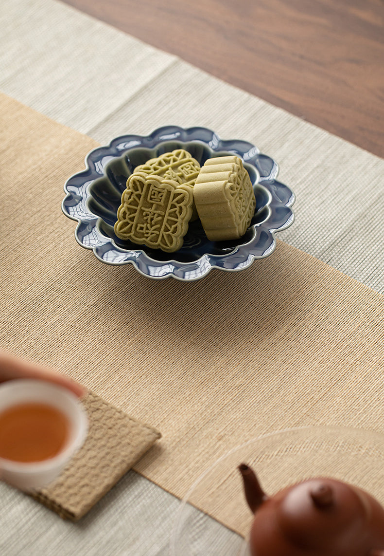 Gohobi Traditional Japanese Glazed Fruit Nuts Small Plate - Chrysanthemum 001