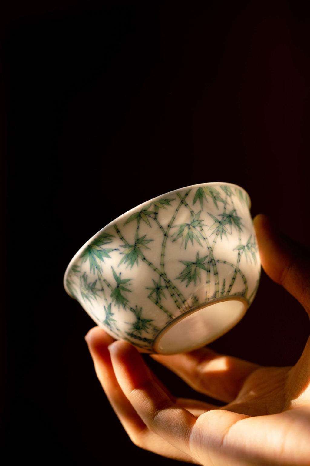 [清本源 x Gohobi Gallery] Doucai Chicken Cup with Inner-Impressed Willow Leaf Motif – Bamboo Design (80ml)
