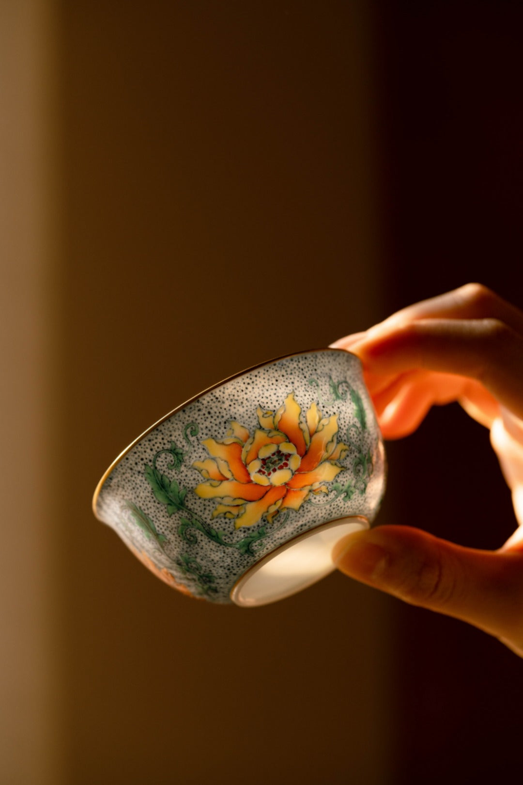 [清本源 x Gohobi Gallery] Doucai Chicken Cup with Inner-Impressed Willow Leaf Motif – Three Vajra Lotus Design (110ml)
