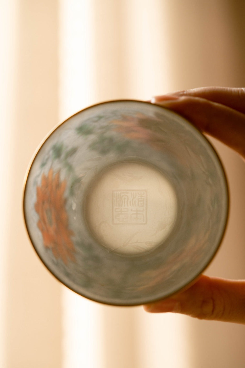 [清本源 x Gohobi Gallery] Doucai Chicken Cup with Inner-Impressed Willow Leaf Motif – Three Vajra Lotus Design (110ml)