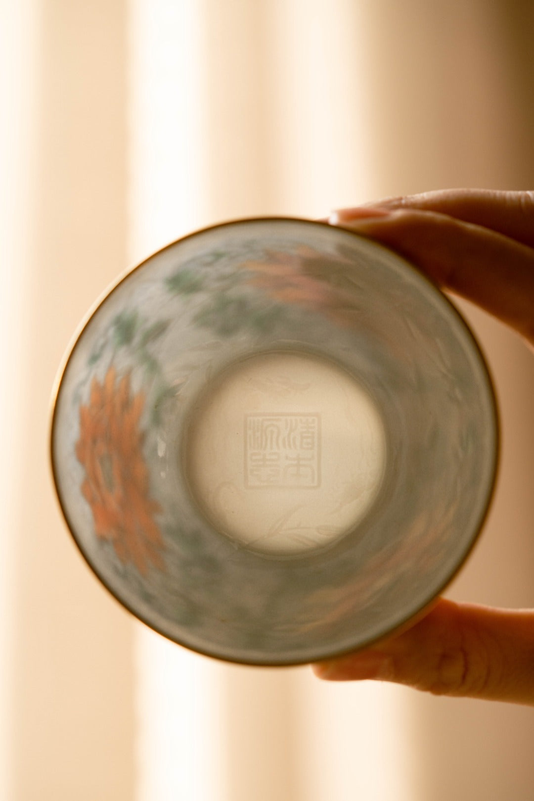 [清本源 x Gohobi Gallery] Doucai Chicken Cup with Inner-Impressed Willow Leaf Motif – Three Vajra Lotus Design (110ml)