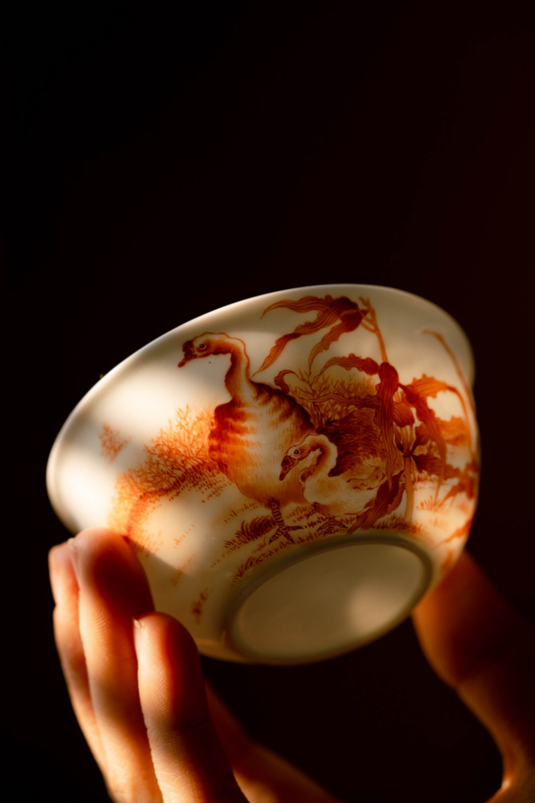 [清本源 x Gohobi Gallery] Cup with Inner-Impressed Willow Leaf Motif and Alun-Red “Twin Geese Among Reeds” Design (80ml)