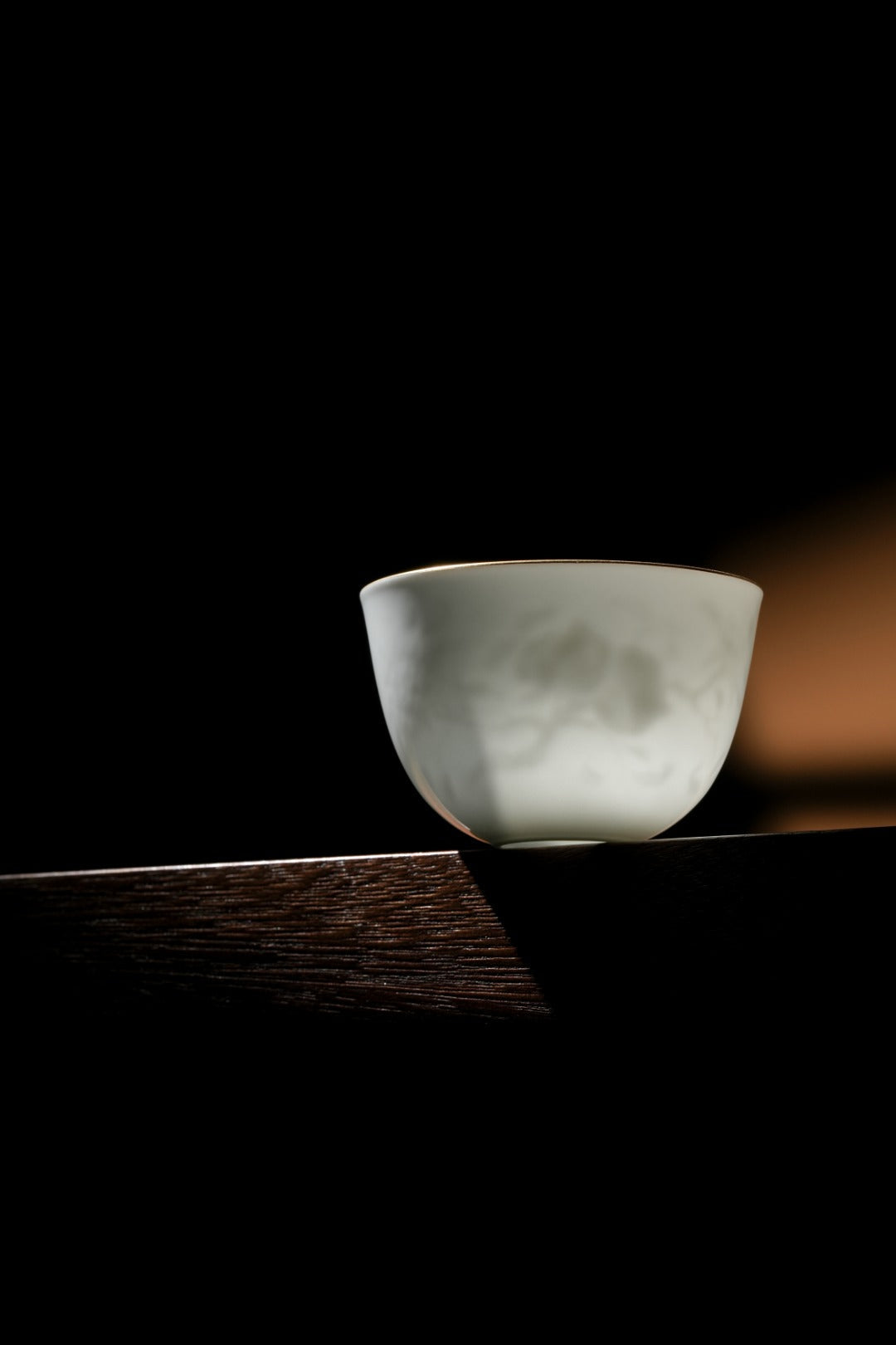 [清本源 x Gohobi Gallery] Thin-Body Sweet White Cup with Inner-Impressed Auspicious Longevity Motif – Reclining Foot Form (90ml)
