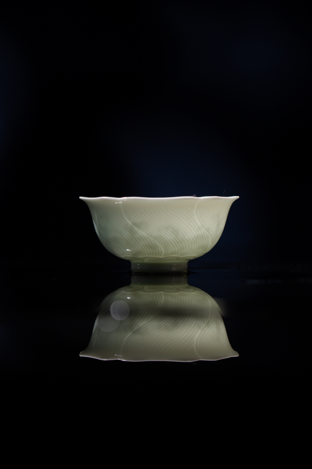 [清本源 x Gohobi Gallery] Thin-Body Sweet White Floral Cup with Inner-Impressed Shadow Dragon Motif (80ml)