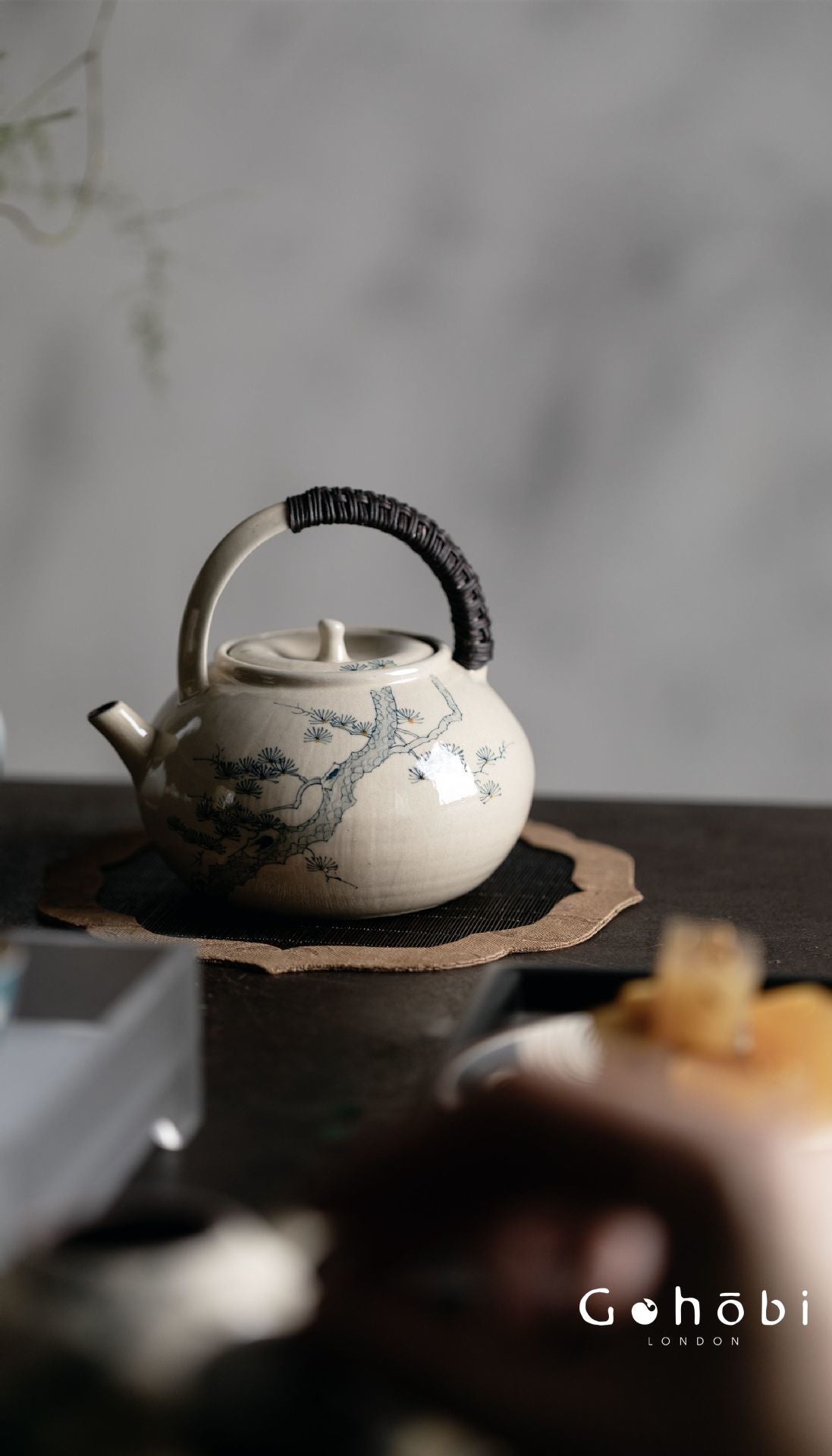 Gohobi Outdoor Portable Blue & White Teapot – Rattan Beam Open Flame Brewing Kettle (400ml)