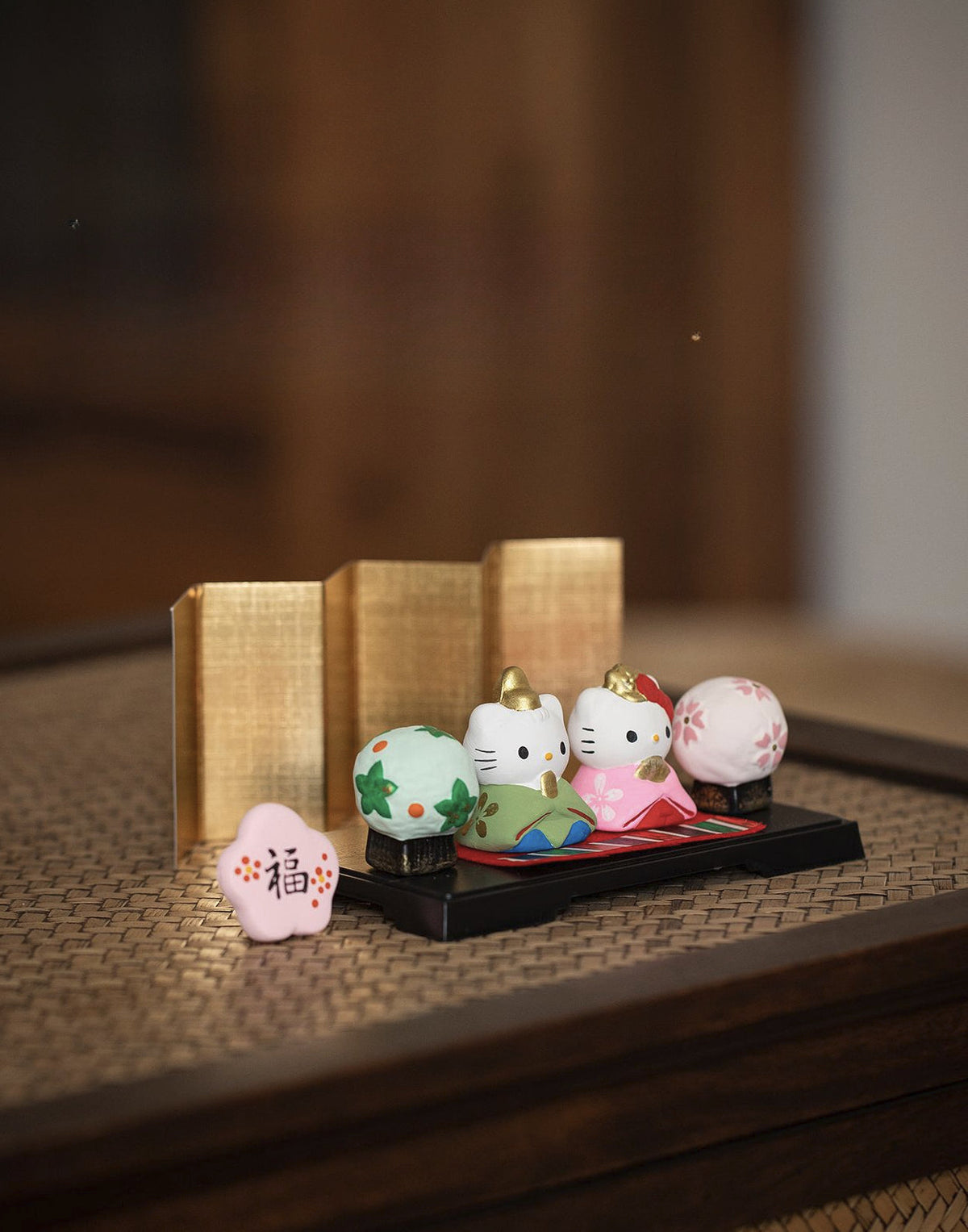 Hello Kitty Couple Ornaments - Ceramic Cute Desktop Decorations Gift Box [Made In Japan]