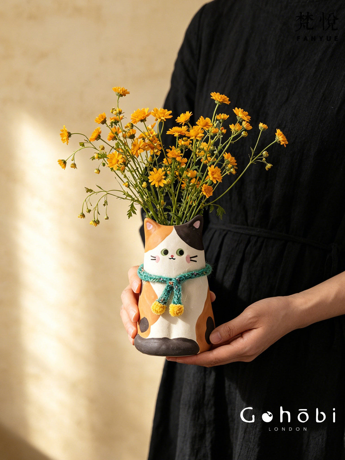 Gohobi Cute Cat Ceramic Vase – Handmade Jingdezhen Ikebana Flower Vase