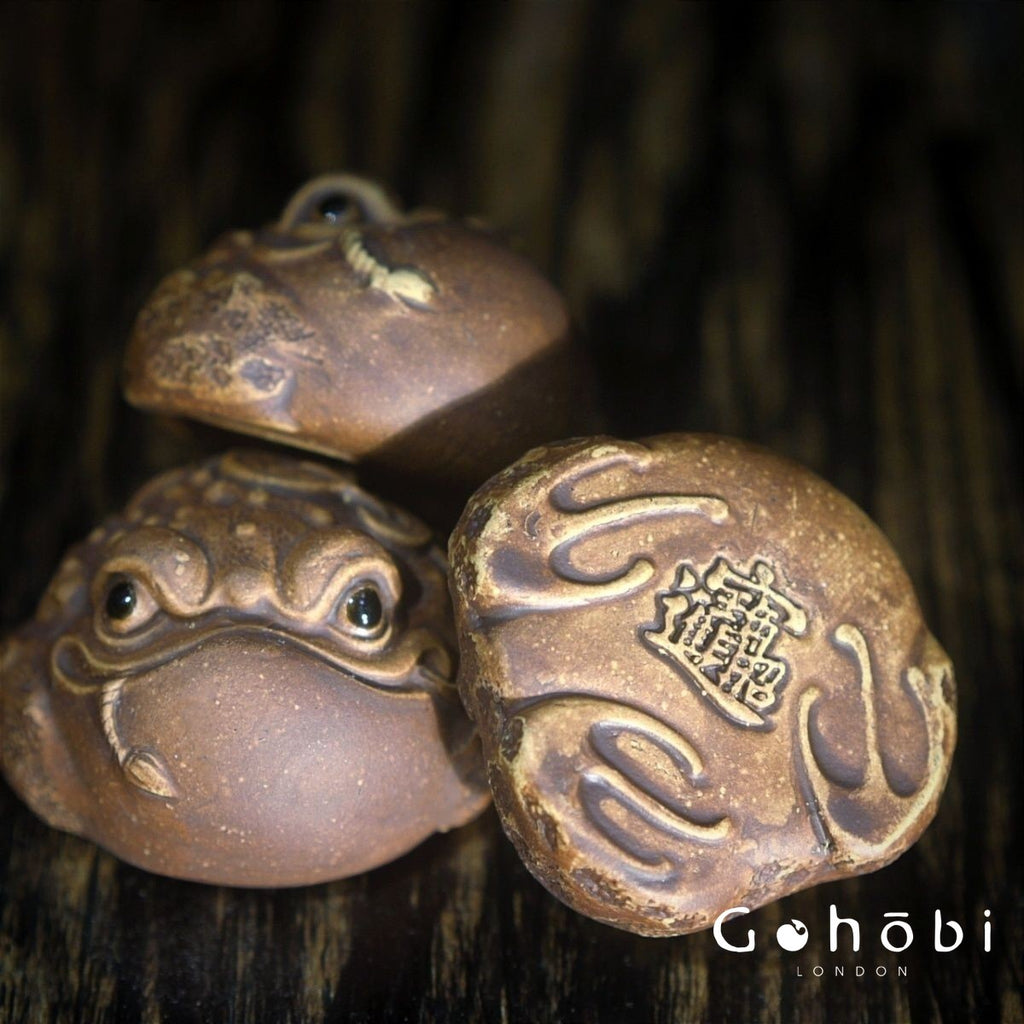Gohobi Handmade Golden Toad Tea Pet – Lucky Three-Legged Yixing Ornament