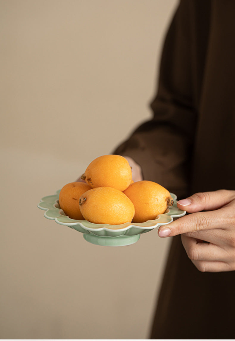 Gohobi Traditional Japanese Glazed Fruit Nuts Small Plate - Chrysanthemum 001