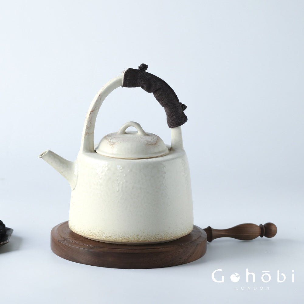 Gohobi Firewood Shino Beam Pot – Handmade 1L Ceramic Teapot