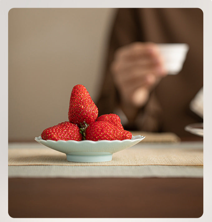 Gohobi Traditional Japanese Glazed Fruit Nuts Small Plate - Lotus 011