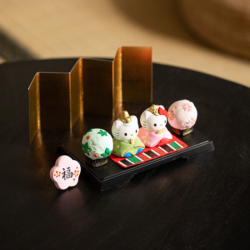 Hello Kitty Couple Ornaments - Ceramic Cute Desktop Decorations Gift Box [Made In Japan]