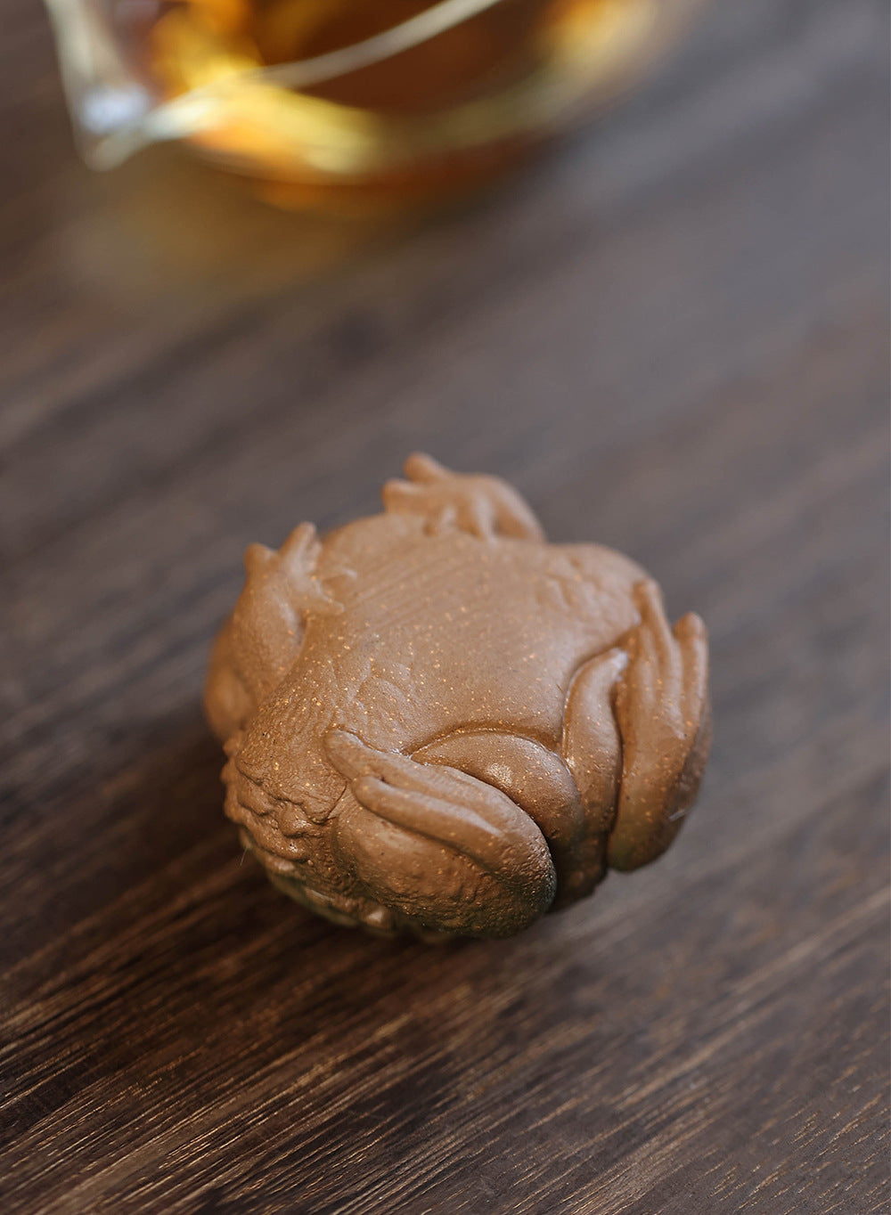 Gohobi Handmade Ceramic YiXing Clay Toad Ornament Tea pet