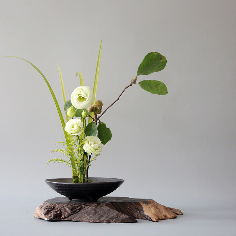 Gohobi Large Ikebana Three-legged Japanese Style Vase 008