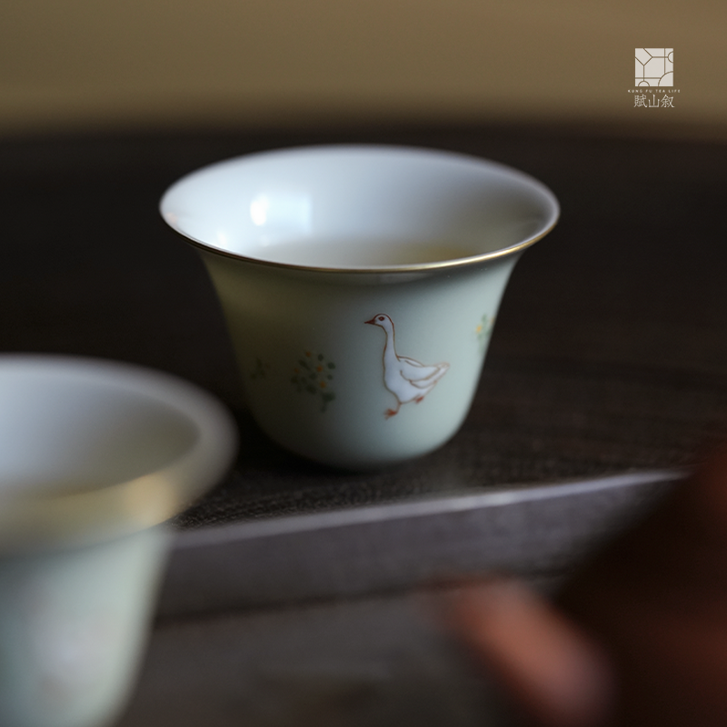 [賦山敘 x Gohobi] Celadon “Playful Goose” Teacup Set – 3pcs Hand-Painted Ceramic Gongfu Tea Cups for Home Use