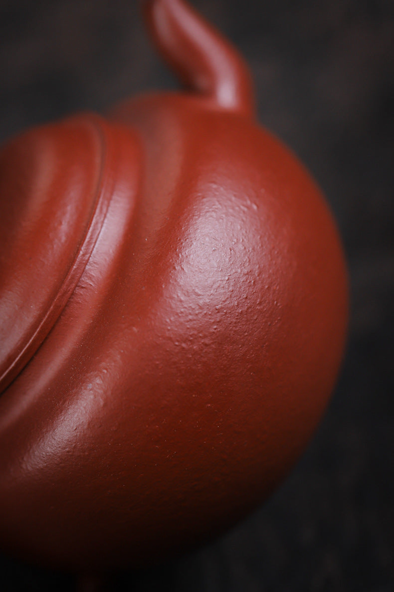 Gohobi Yixing Red Zisha Clay Teapot – 140ml Handmade Thin-Walled Lotus Seed Style Teapot, Original Ore Zhuni Clay, Small Gongfu Teapot with Built-in Filter