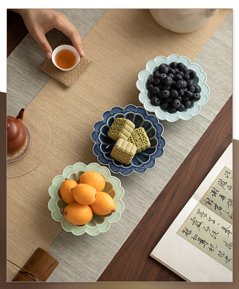 Gohobi Traditional Japanese Glazed Fruit Nuts Small Plate - Chrysanthemum 001