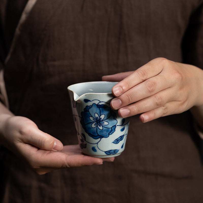Gohobi Blue and White Twining Lotus Fair Cup