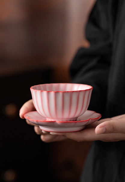 Gohobi Lying Pig Teacup (Tea coaster is sold separately)