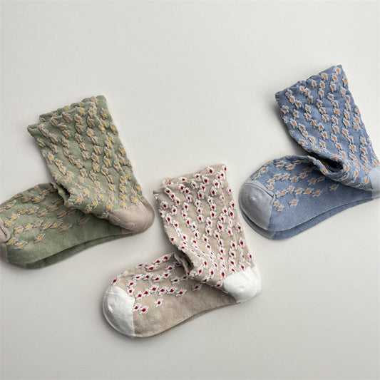 Gohobi Japanese Retro Embossed Floral Mid-Calf Socks