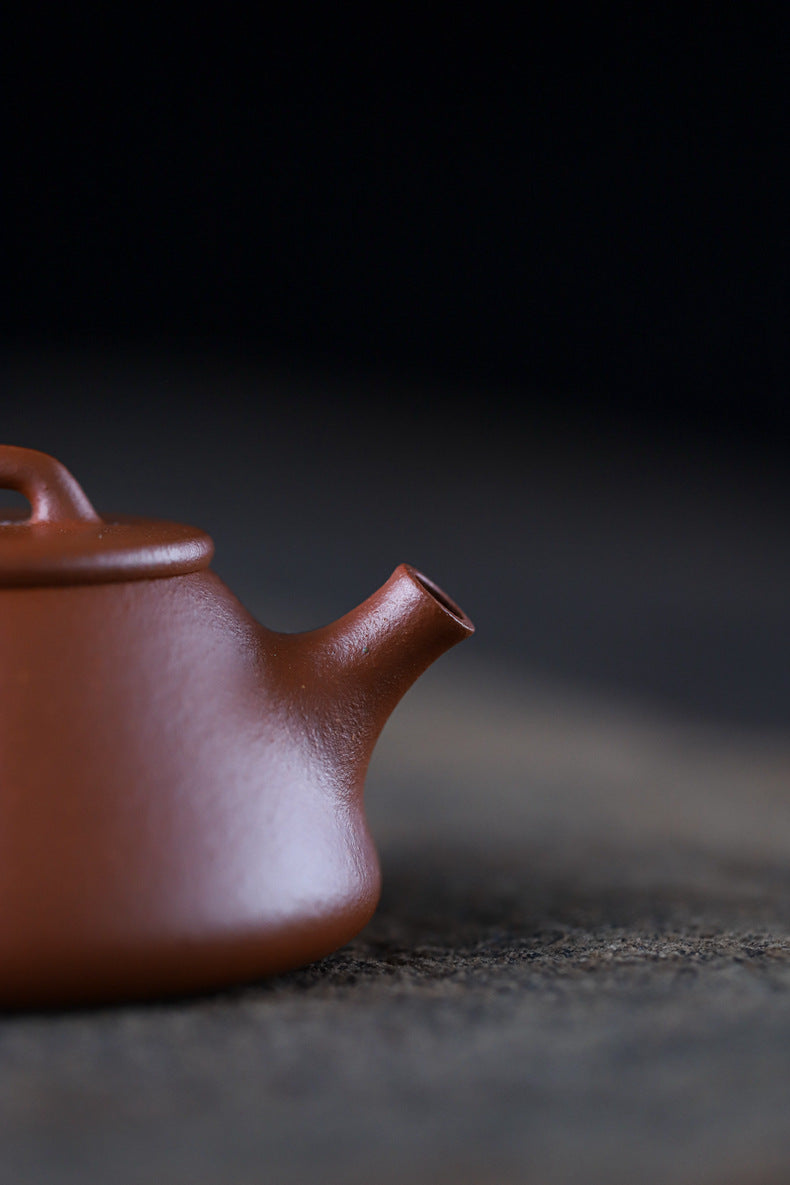 Gohobi Handmade Yixing Zisha Sandy Purple Clay Teapot – 120ml Handmade Original Ore Jiangpo Clay Shih Piao Style Thin-Walled Teapot, Ideal for Gongfu Tea and Gift Set, Suitable for Da Hong Pao