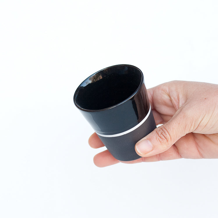 Sue Ure Masion Black porcelain Small beaker