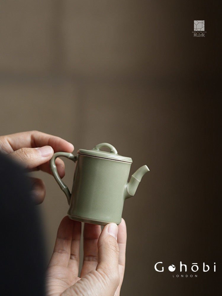 [賦山敘 x Gohobi] Gohobi Monochrome Glaze Ceramic Teapot – Pear Shape Bamboo Handle Gongfu Tea Pot